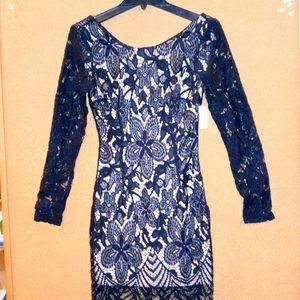 💙6/35💙NWT Dress Small